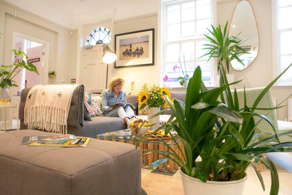 02a Communal Sofa Area.jpg