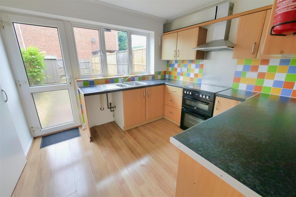 Hudson Close, Worthing photo 5