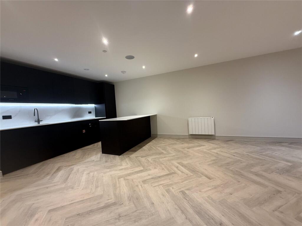 Apartment in Crowthorne, Bracknell Forest - View 3