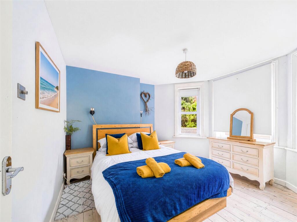 Apartment in Bournemouth - More
