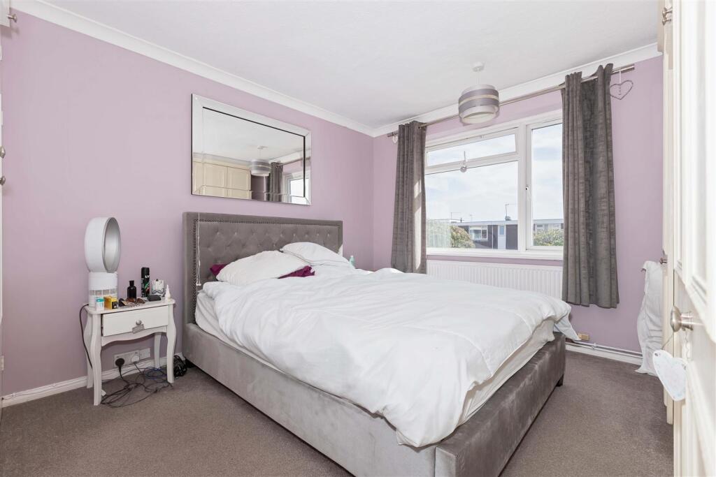 Bramber Square, Rustington photo 5