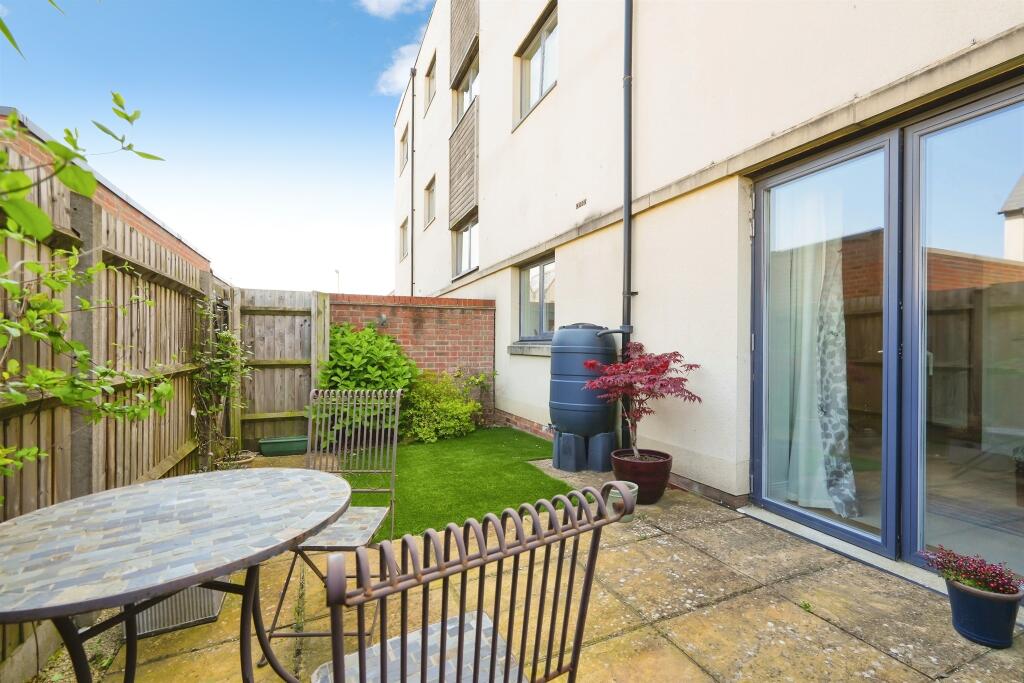 Charlotte Avenue, BICESTER photo 4