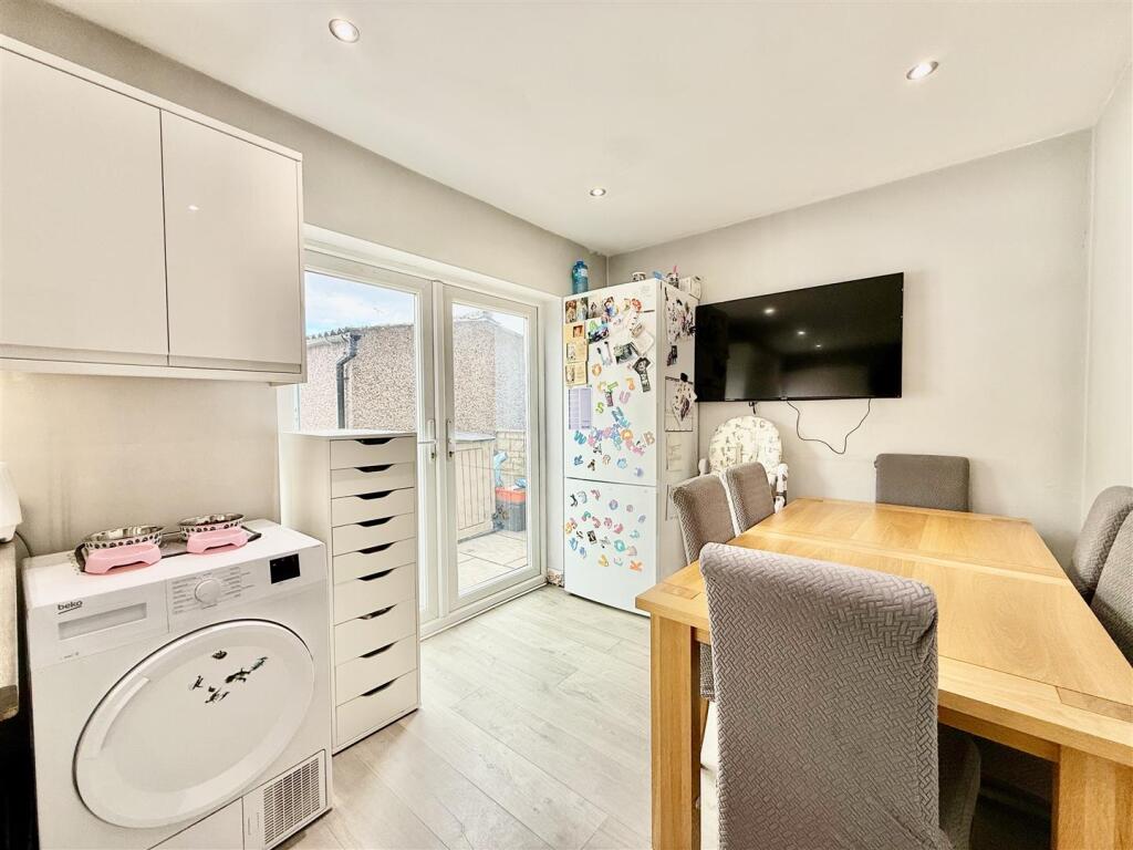 House in Swindon - View 4