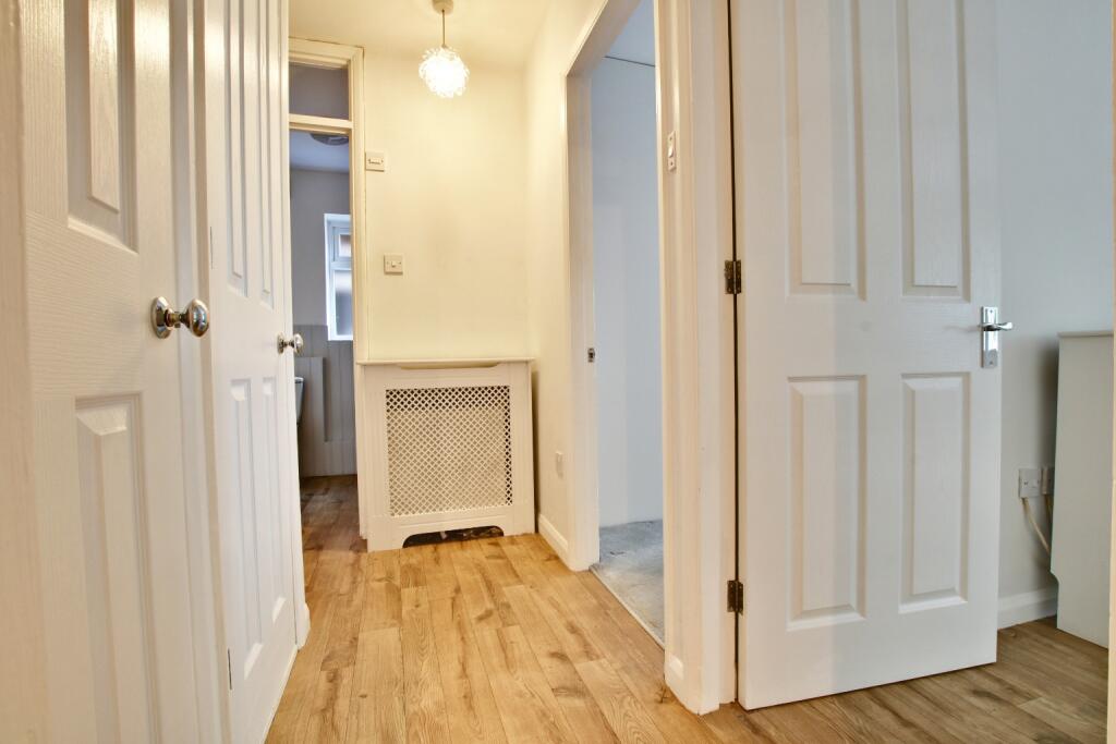 Apartment in Bromley - More