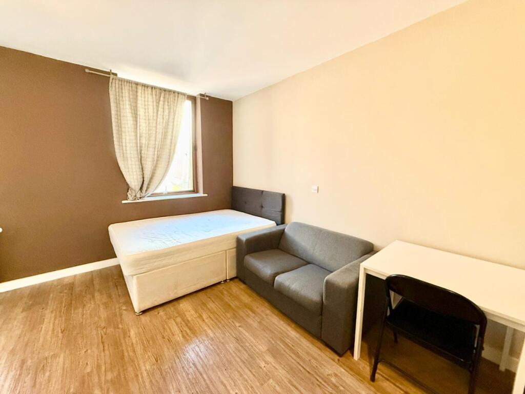 Main image of property: Moorfields, Liverpool, L2