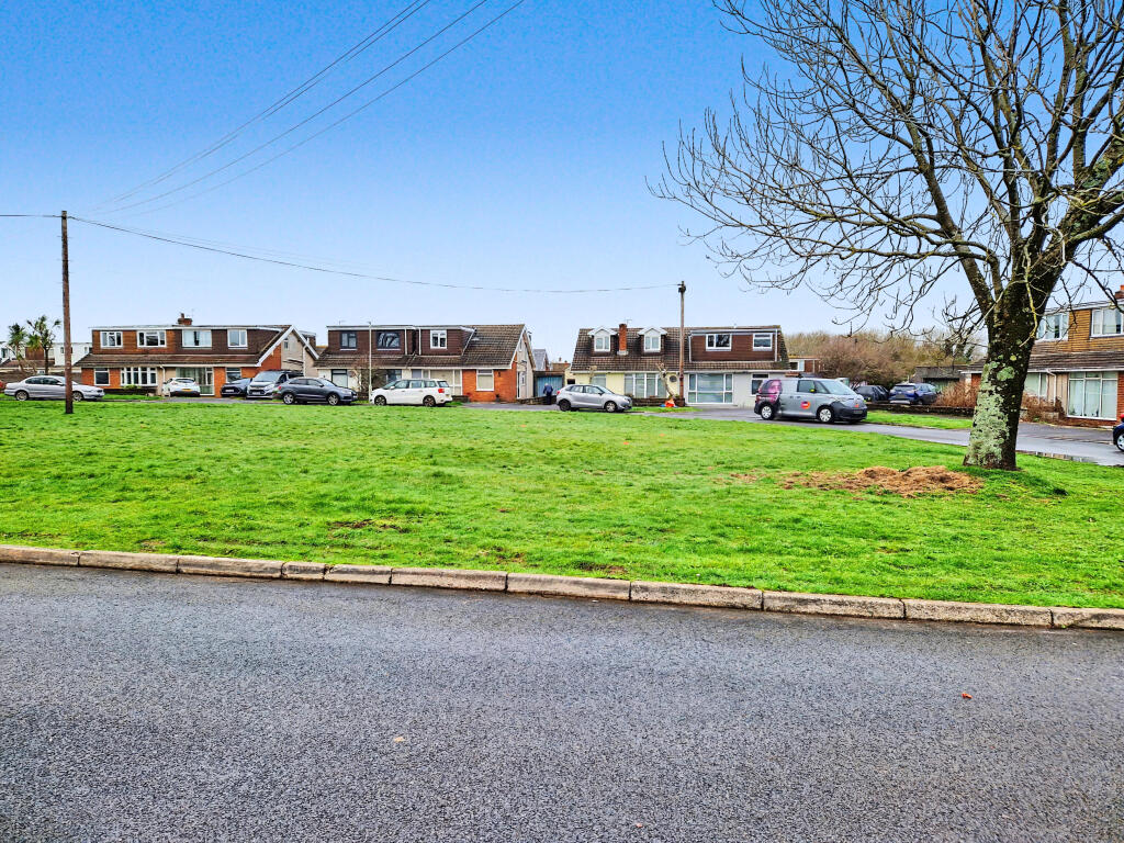 House in Porthcawl, Nottage - View 2