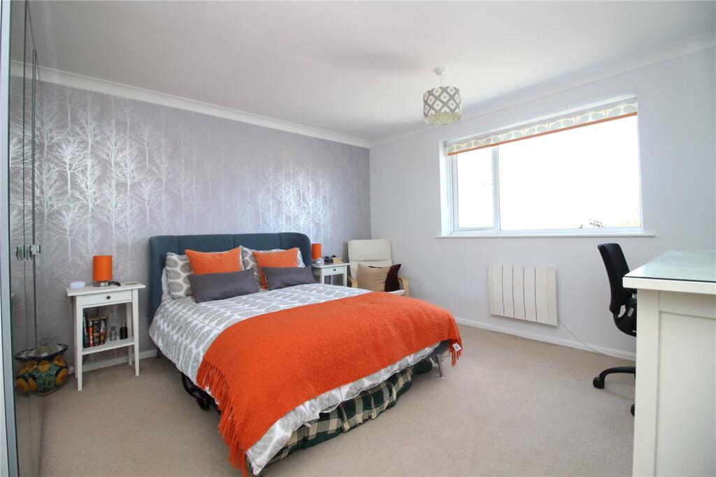 Apartment in New Forest, New Milton - More