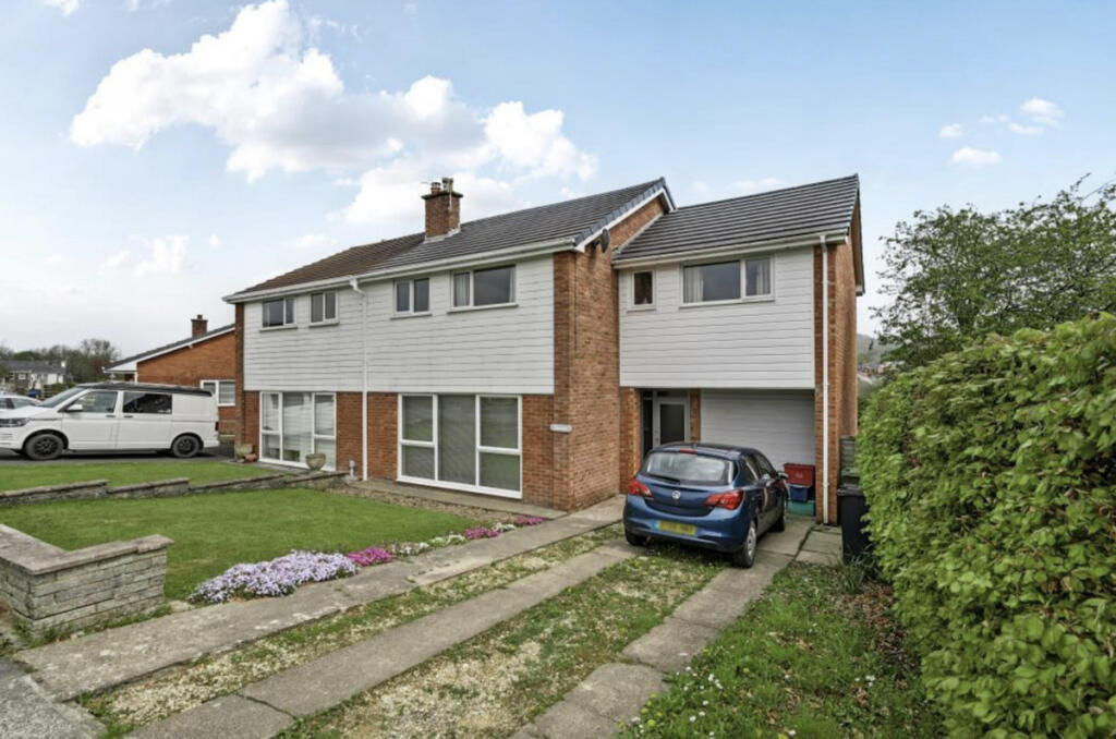 Hillcrest Drive, Llandrindod Wells, LD1 photo 2