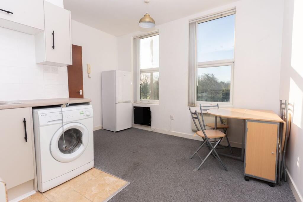 Apartment in Liverpool - View 4