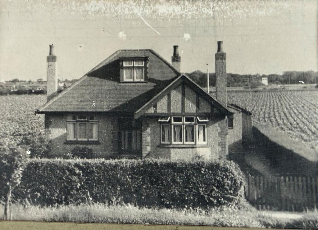 Kirby Road, Walton-on-the-naze photo 2