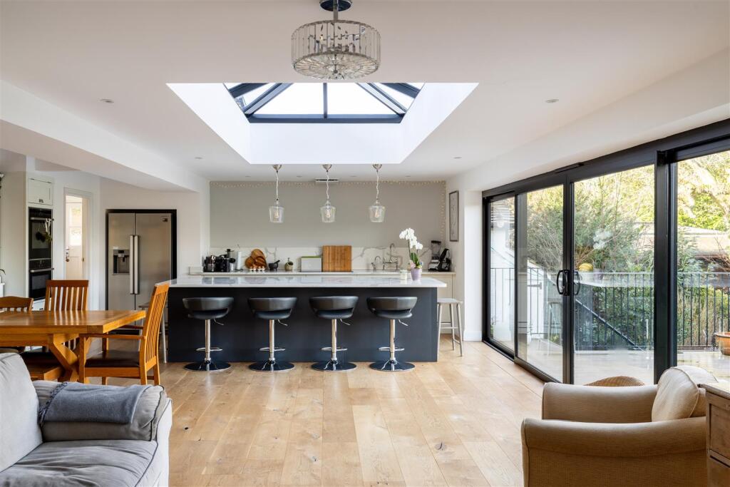 House in Reigate and Banstead, Surrey - View 2