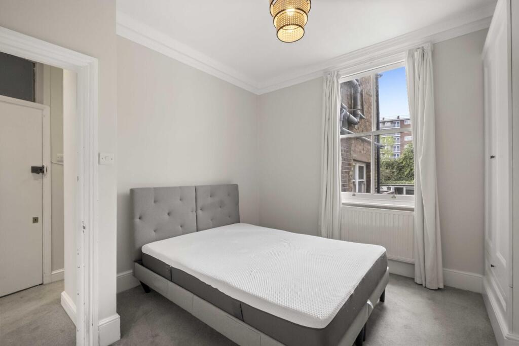 Barclay Road, Fulham - More