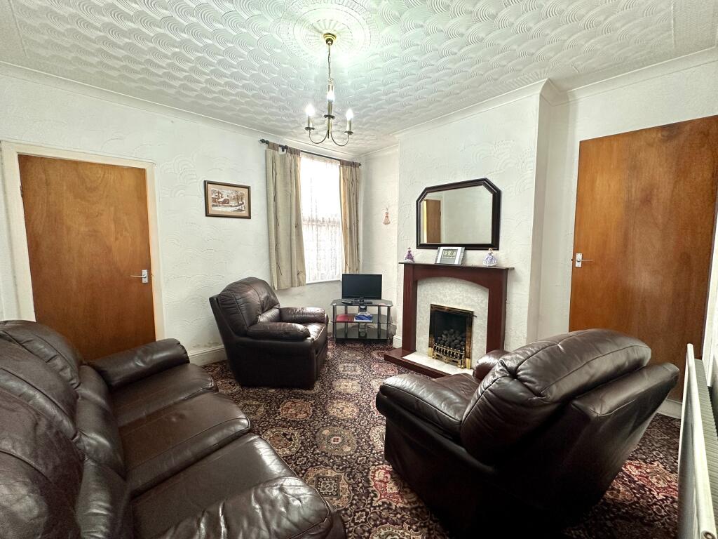 House in Wolverhampton, West Midlands - View 4