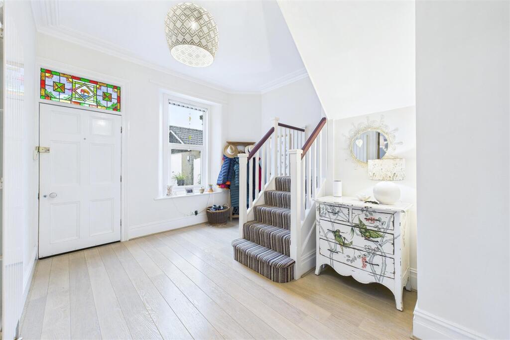 An elegant home on the much admired Cambridge Road. image 2