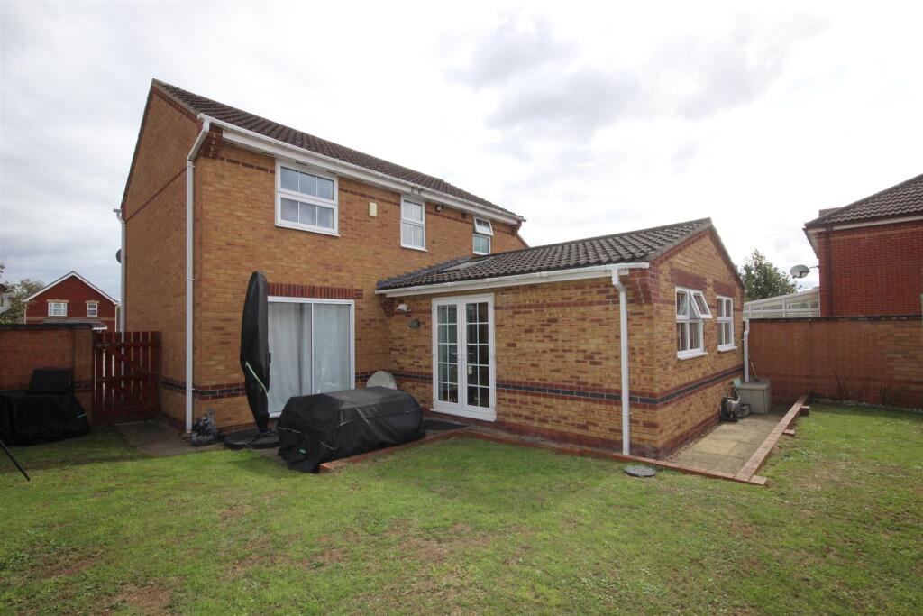 Meadowsweet Drive, Bedford photo 2