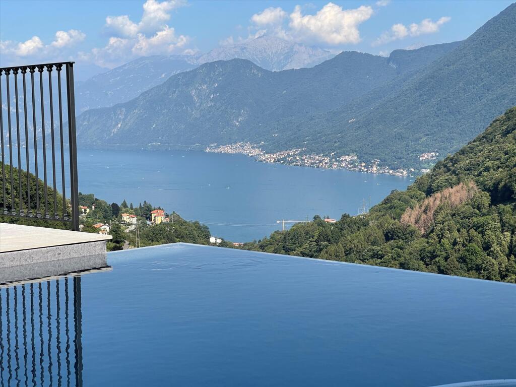 Main image of property: Lombardy, Como, Dizzasco