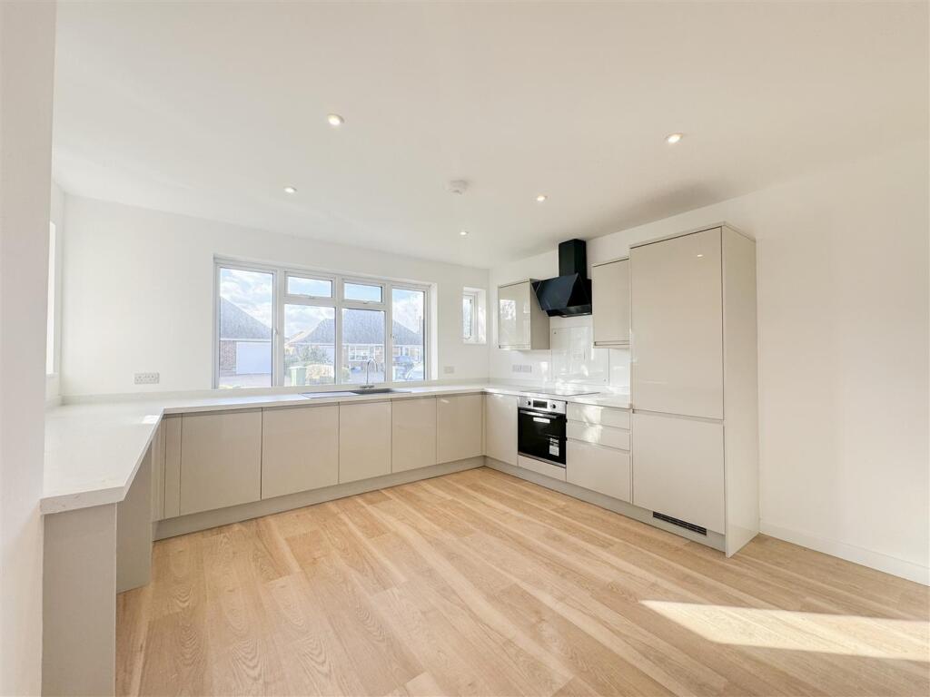 House in Tonbridge - More