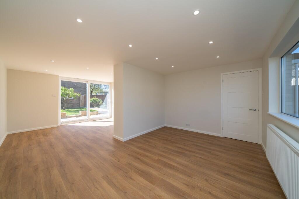 House in Dacorum, The Planets, Adeyfield - View 2