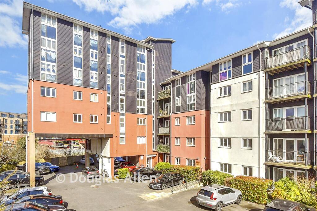 Main image of property: Lower Southend Road, Wickford, Essex
