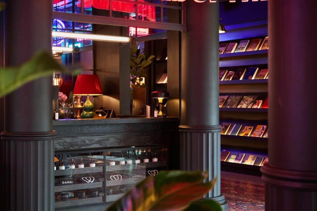 Main image of property: Haydon Way, London, SW11