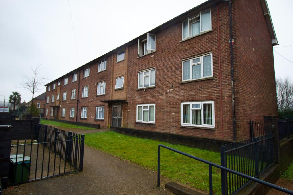 Treharne Flats, Holly Street, Rhydyfelin, Pontypridd photo 3