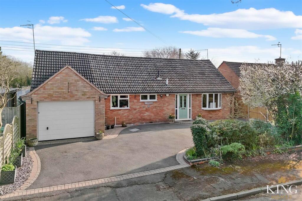 4-bed detached on Kings Lane, Broom, £500,000