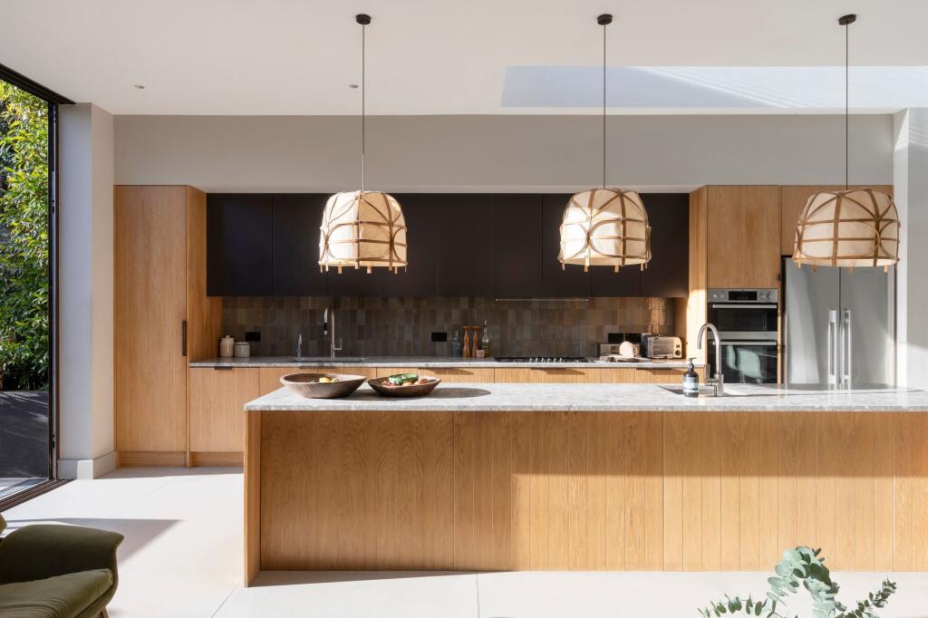 Main image of property: Kingsbridge Road, London, W10