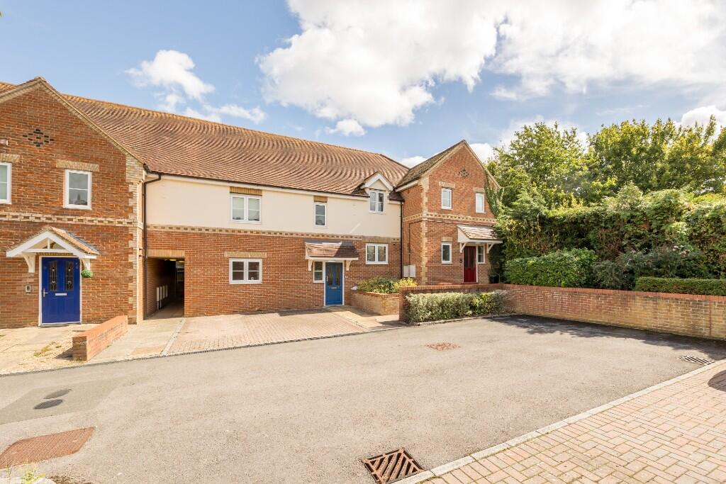2-bed flat on Beehive Close, OX10, £300,000