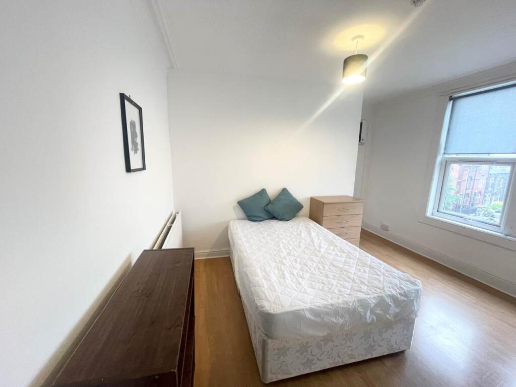 House in Leeds - View 4