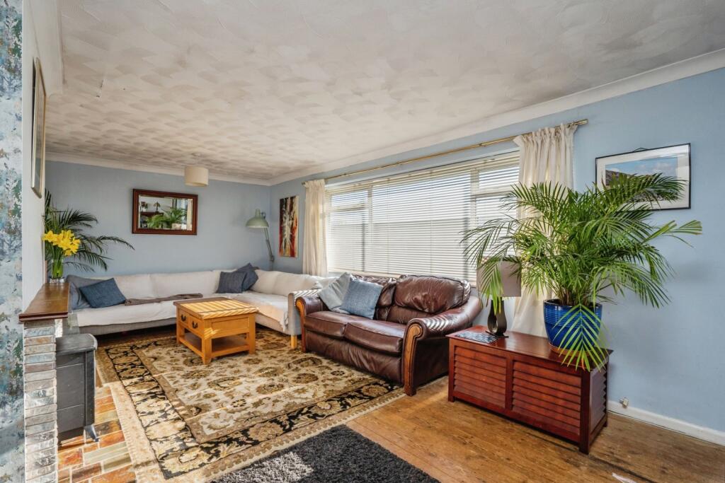 House in East Hampshire, Horndean - View 2