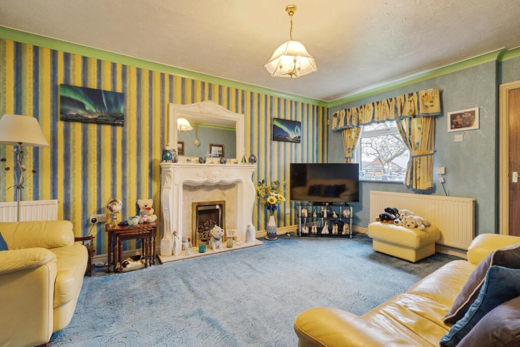 Churnet Close, BOLTON, Lancashire, BL5 photo 3
