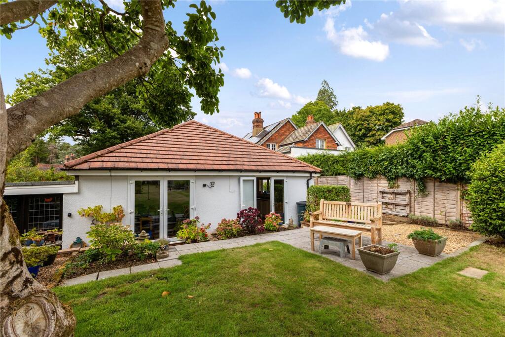 House in Guildford - View 5