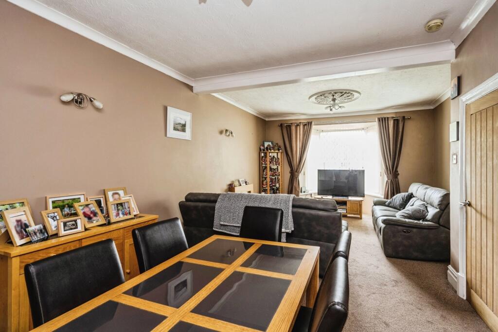 House in Pontarddulais - View 2