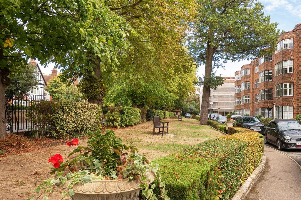 Apartment in London - View 5