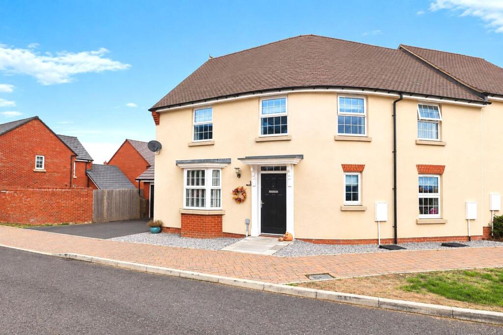 4-bed semi-detached on Oswald Way, Buckingham, MK18, £485,000