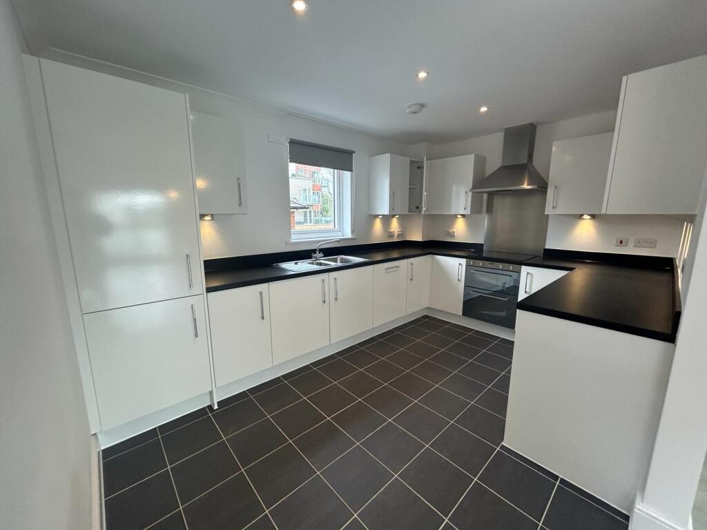 Main image of property: Kingfisher Close, Warwick