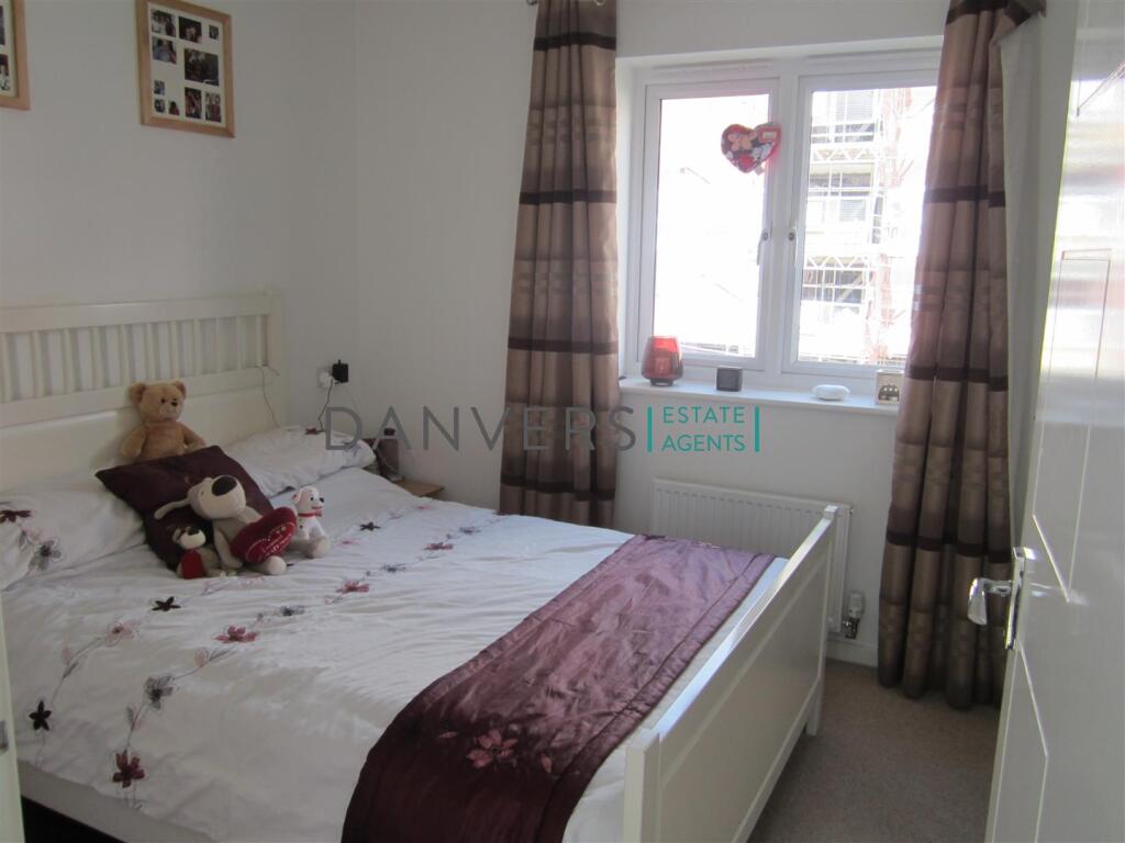 House in Leicester, Bede Island - View 5