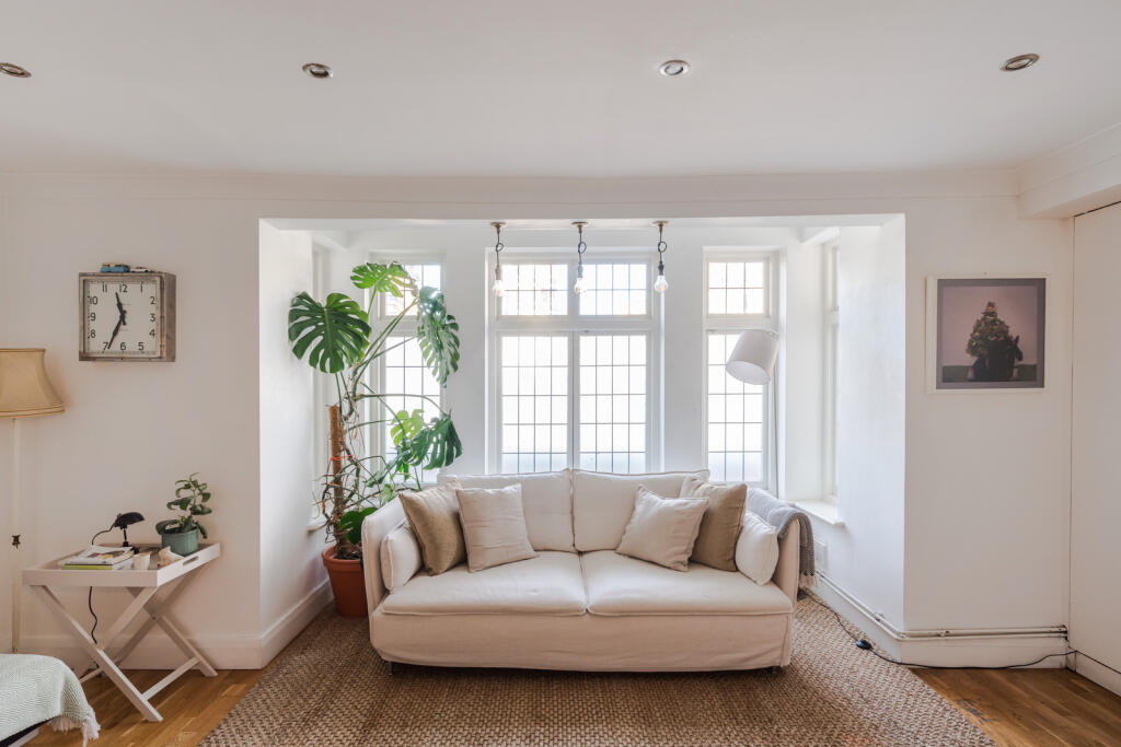 Main image of property: Clapham Road, London SW9
