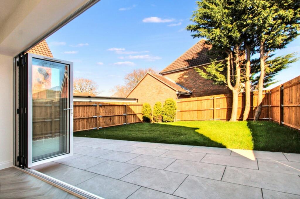 House in Southend-on-Sea - View 4