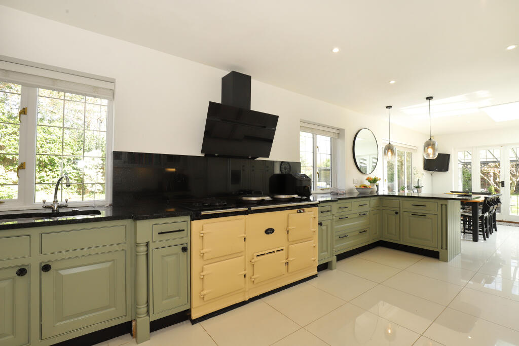 House in Southampton - View 3