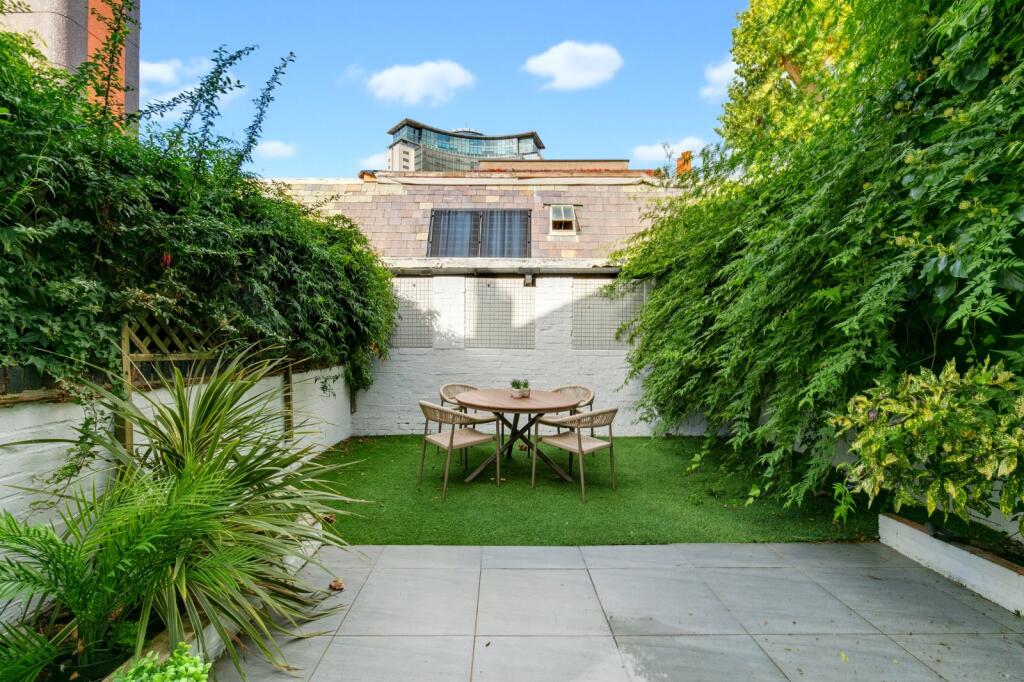 House in London, Walham Green, West Kensington - View 4
