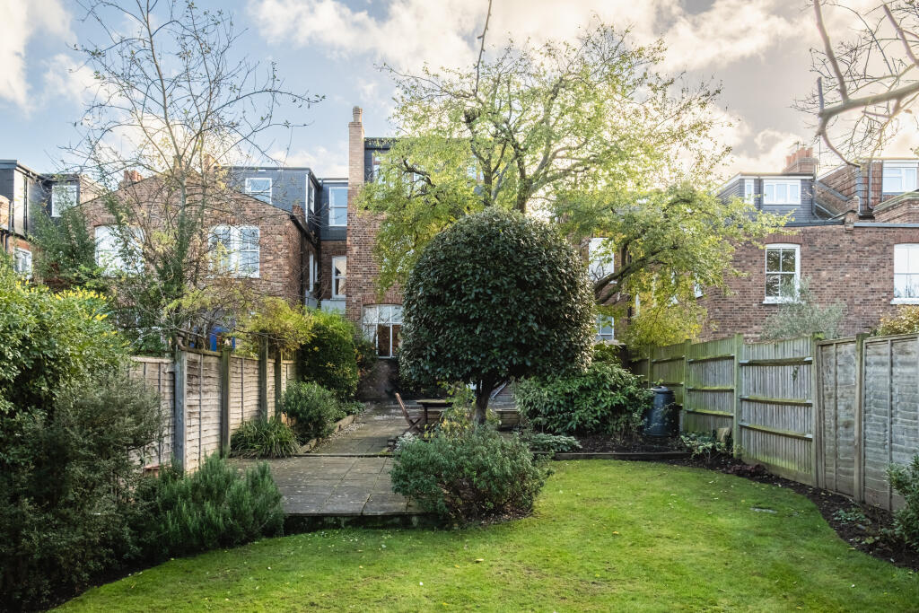 Greenham Road, London, N10 photo 4