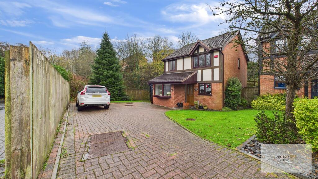 3-bed detached on Calderwood Close, Tottington, Bury, £375,000