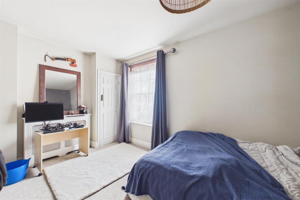 Wellington Terrace, Clifton - View 3