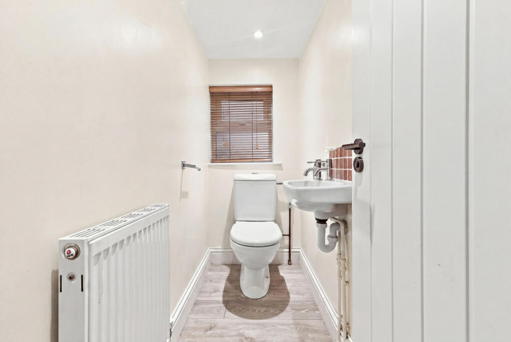House in Southend-on-Sea - View 5