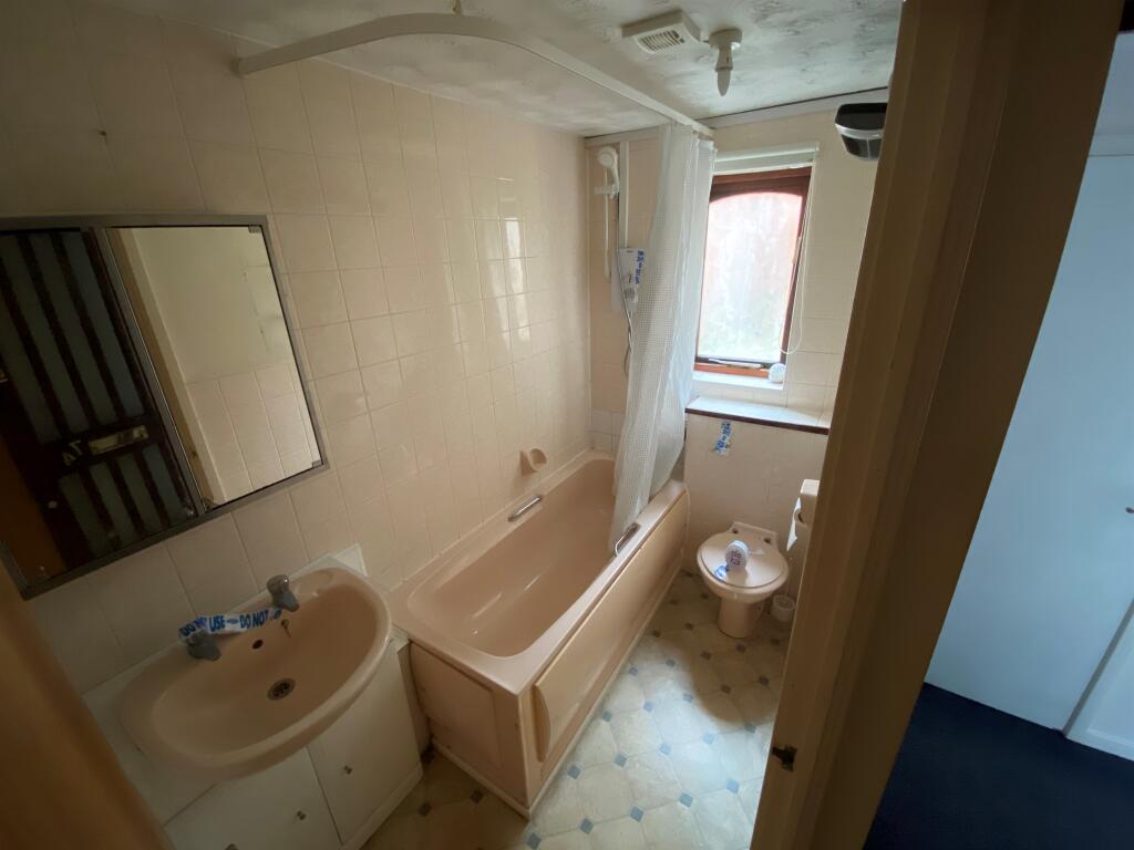 Apartment in Northampton - View 4