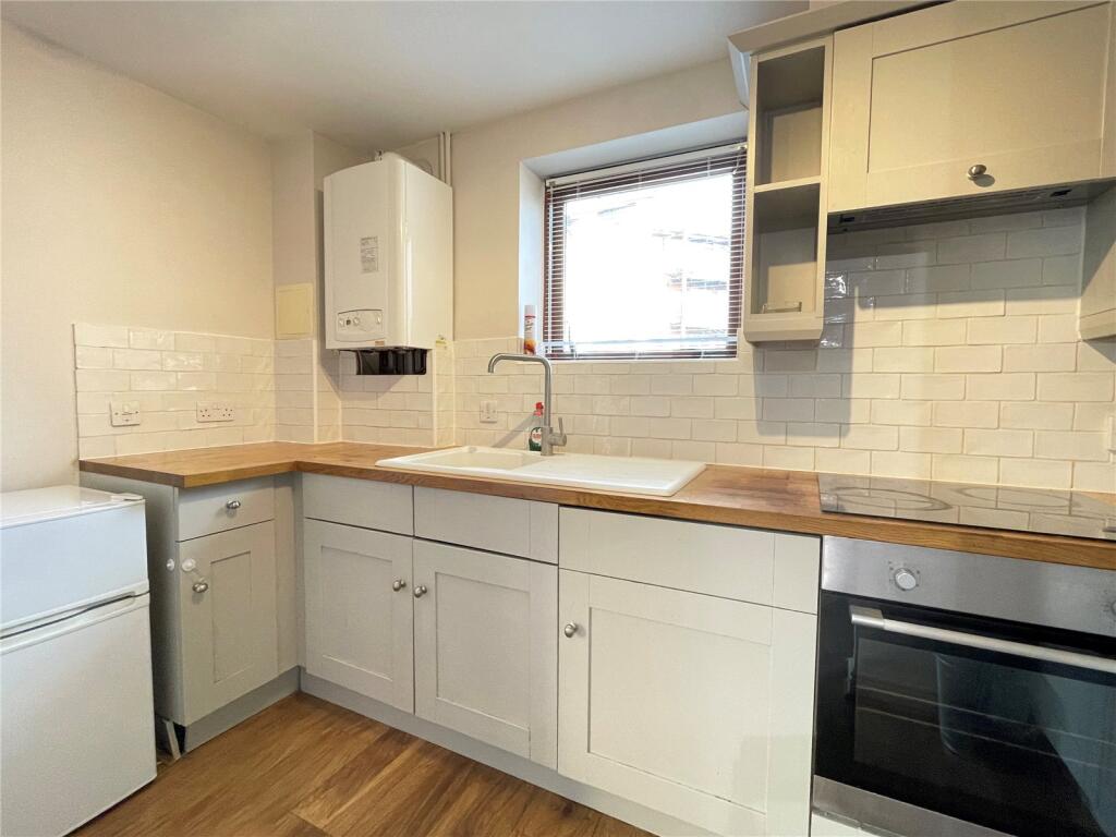 Apartment in Croydon - View 2