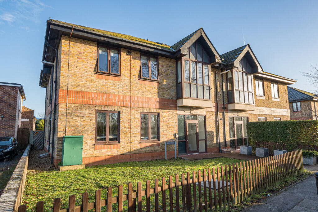 Main image of property: Hanworth Lane, Chertsey, KT16