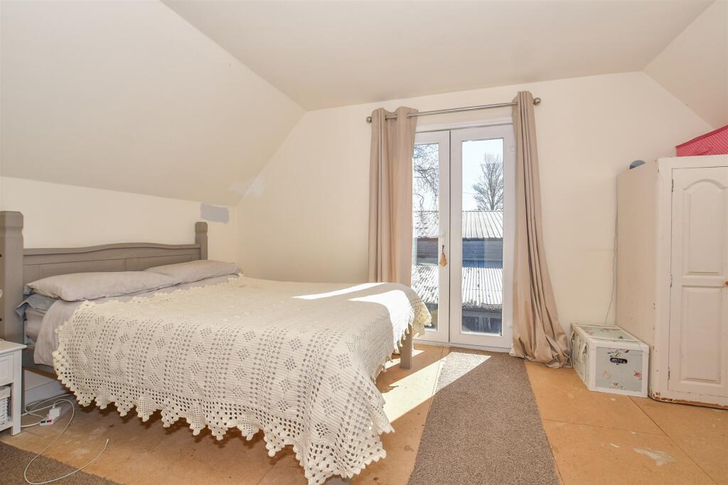 Coach Road, Egerton, Ashford, Kent photo 2