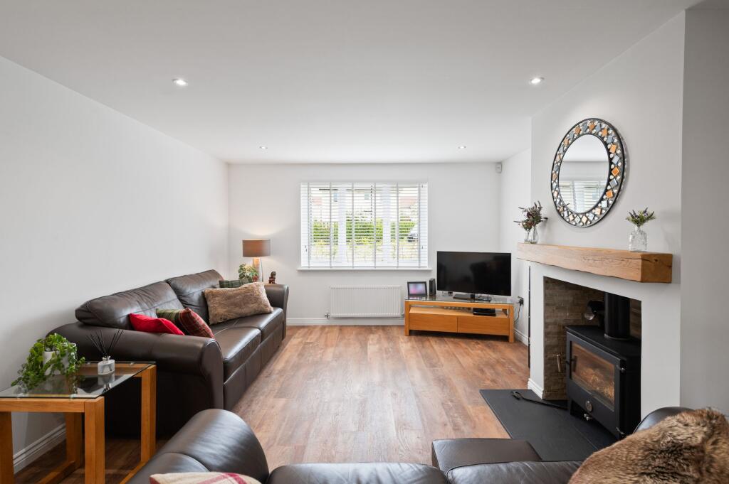House in East Calder, Calderwood - More